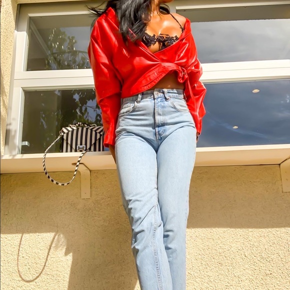 Red vintage structured cropped leather jacket with buckle closure - Picture 6 of 6